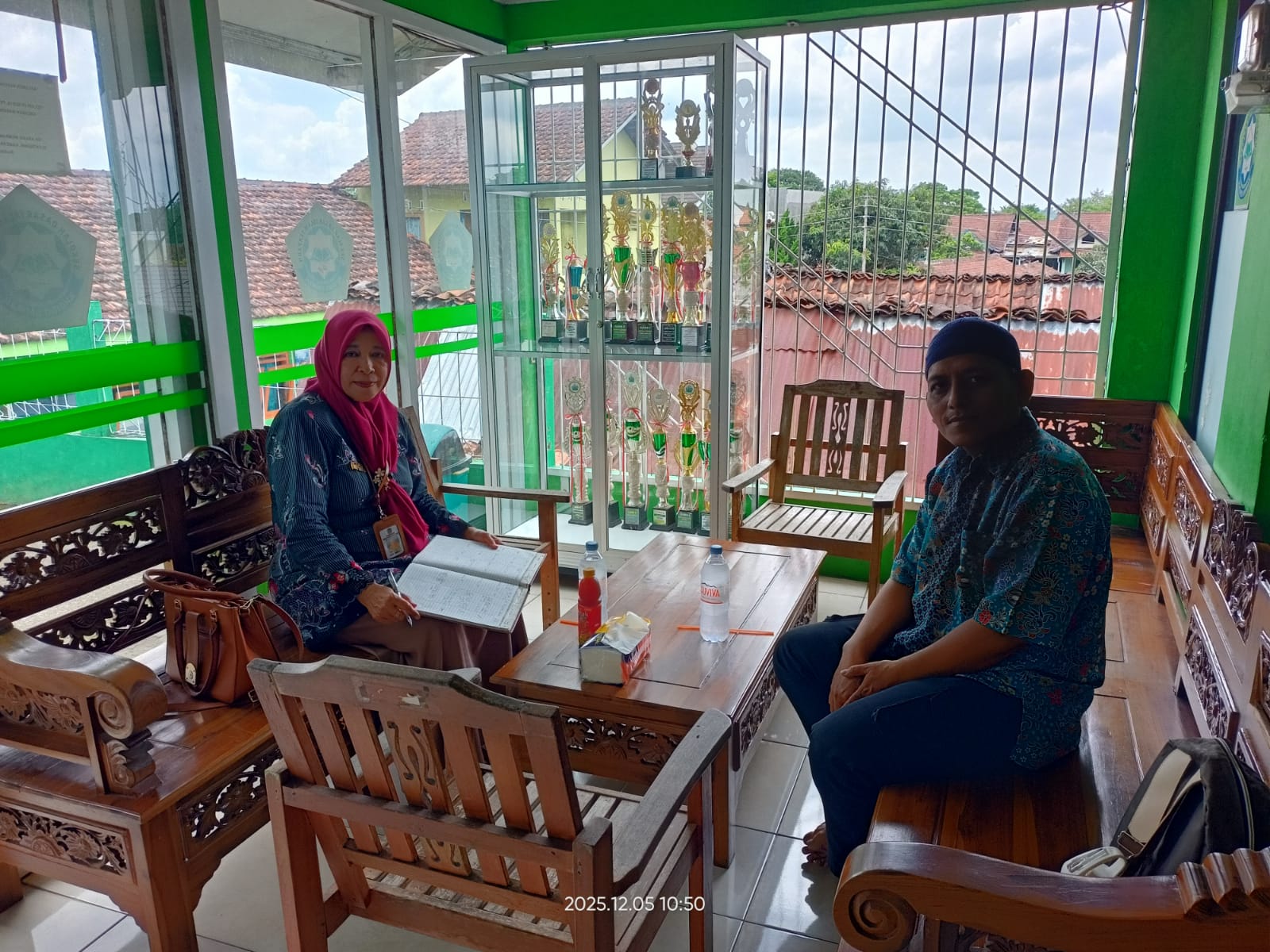 Kunjungan Ibu Rokhani Takdir ke Sdit Khoiro Ummah