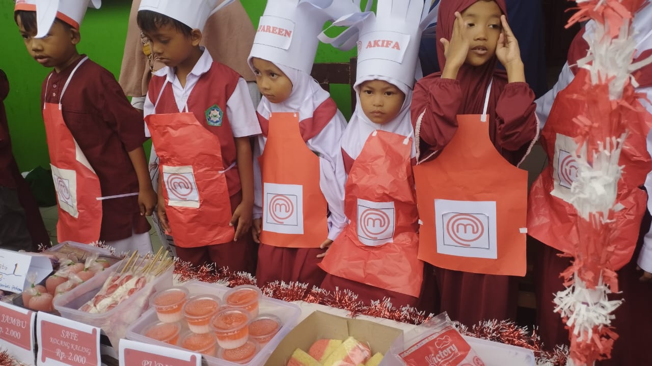 Petualangan Belajar Mengasyikkan di Market Day SDIT Khoiro Ummah Purwokerto